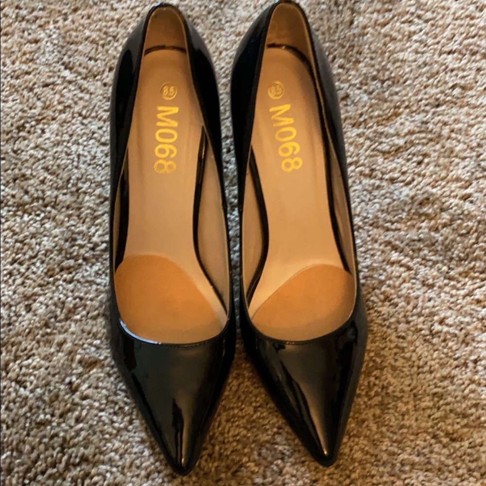 Black Pointed Heels - Picture 3 of 3